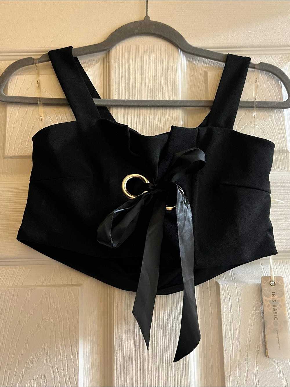 IRIS Women’s Black Satin Square Neck Bow Grommet Crop Top Wide Strap L
